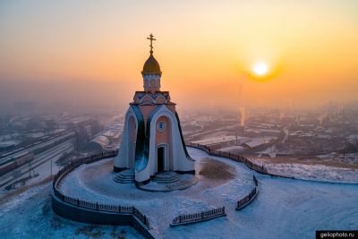 Часовня Александра Невского в Чите на рассвете фото