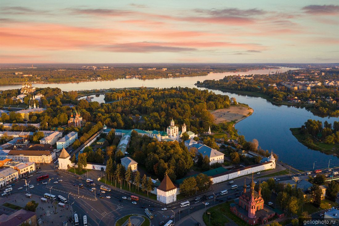 Спасо-Преображенский монастырь в Ярославле фото