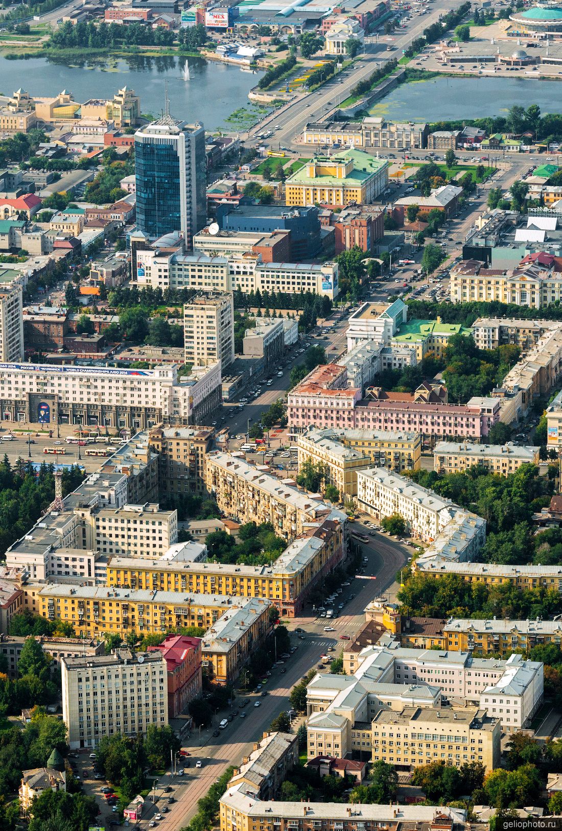 Перекрёсток Ленина и Цвиллинга в Челябинске фото