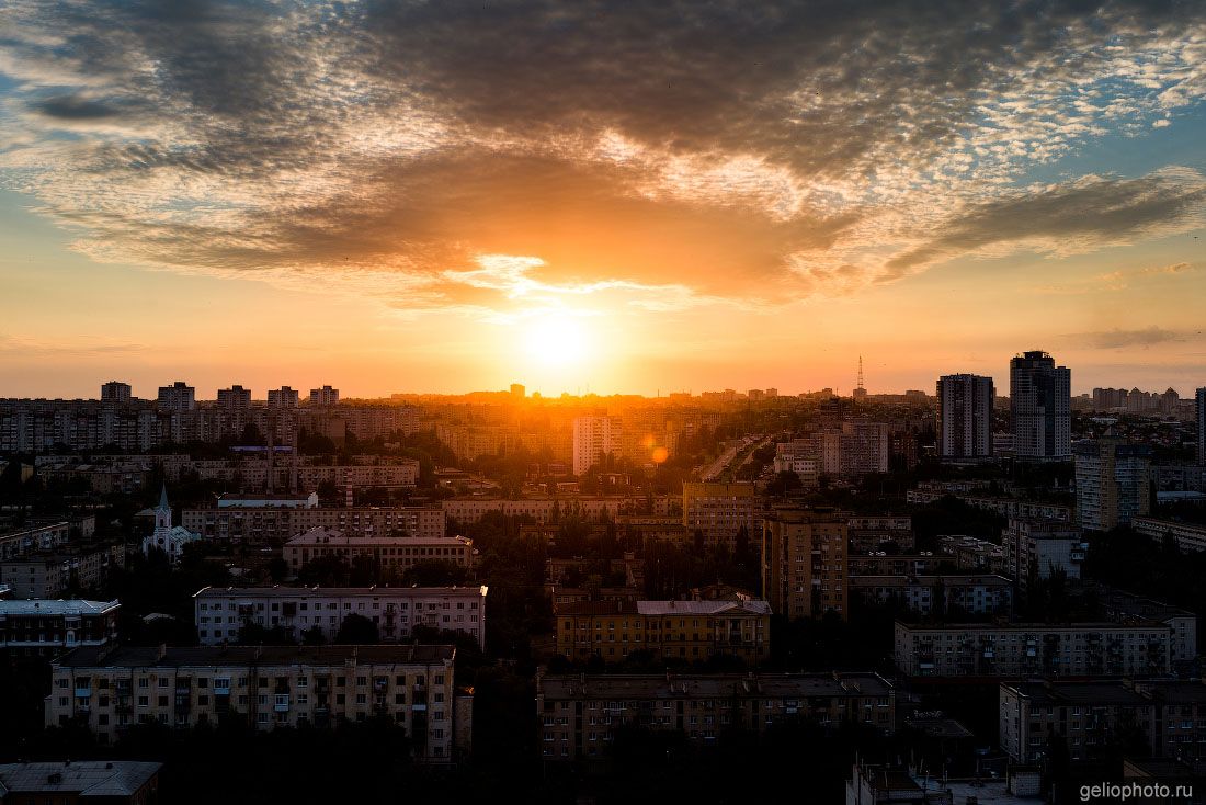 Волгоград на закате фото