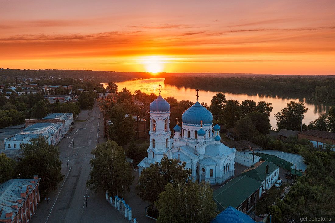 Собор Успения Пресвятой Богородицы в Бийске фото