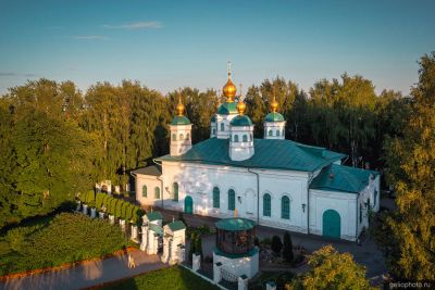 Собор Воскресения Христова в Череповце фото