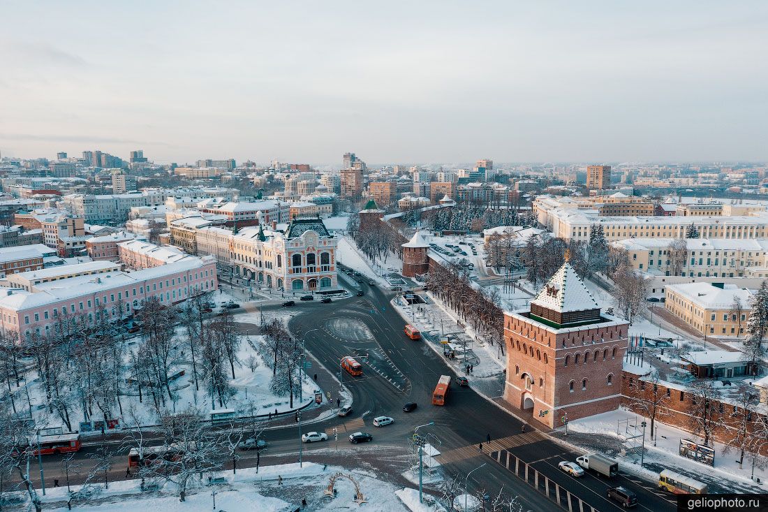 Площадь Минина и Пожарского в Нижнем Новгороде фото