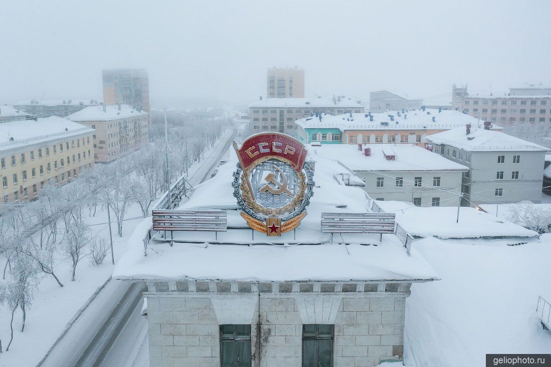 Орден Трудового Красного Знамени на жилом доме Воркуты фото