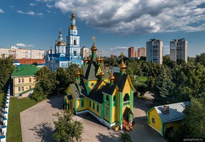 Храм всех святых и Спасо-Вознесенский собор в Ульяновске фото