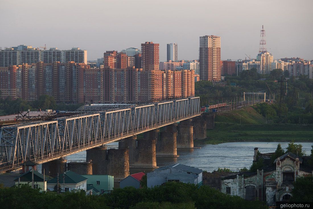 Новосибирский ЖД мост через Обь фото