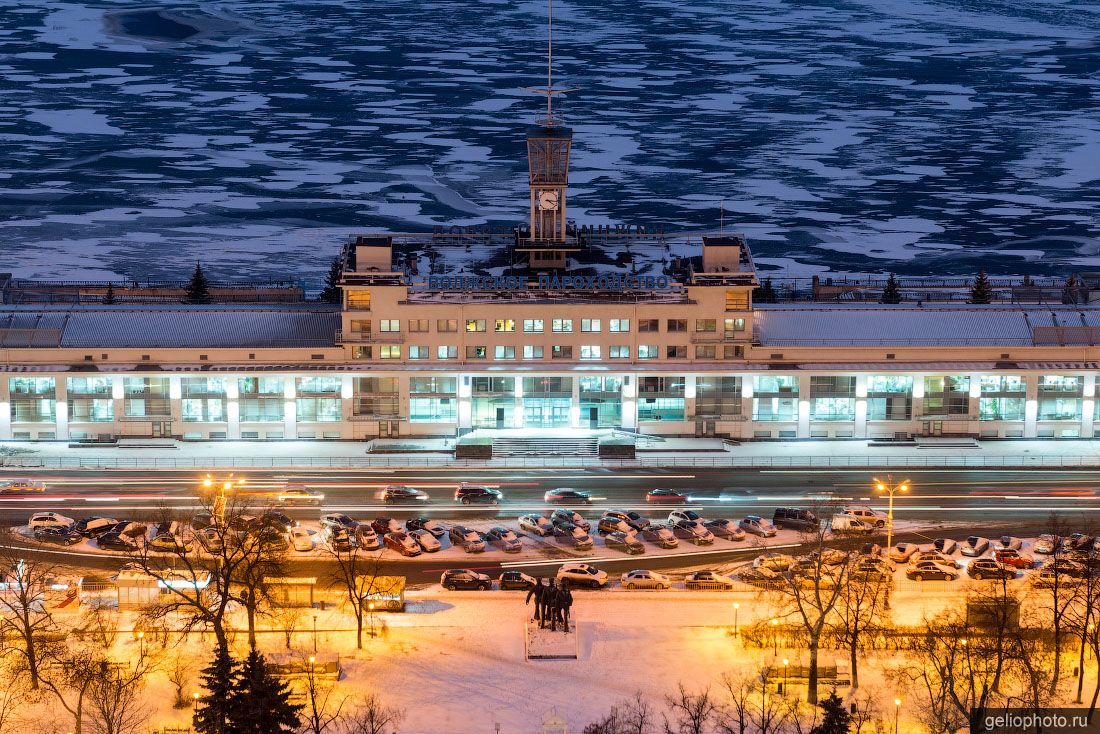 Речной вокзал в Нижнем Новгороде зимой фото