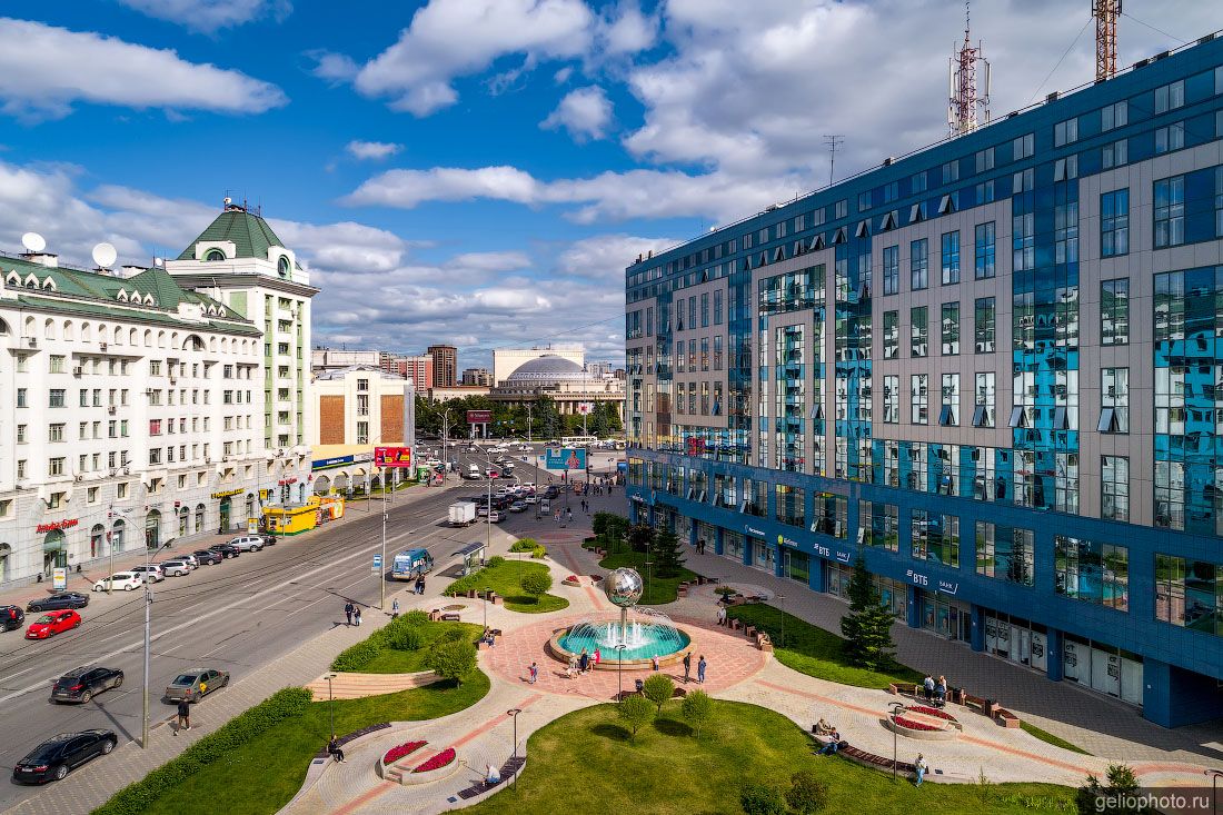 Сквер Крылья Сибири в Новосибирске фото