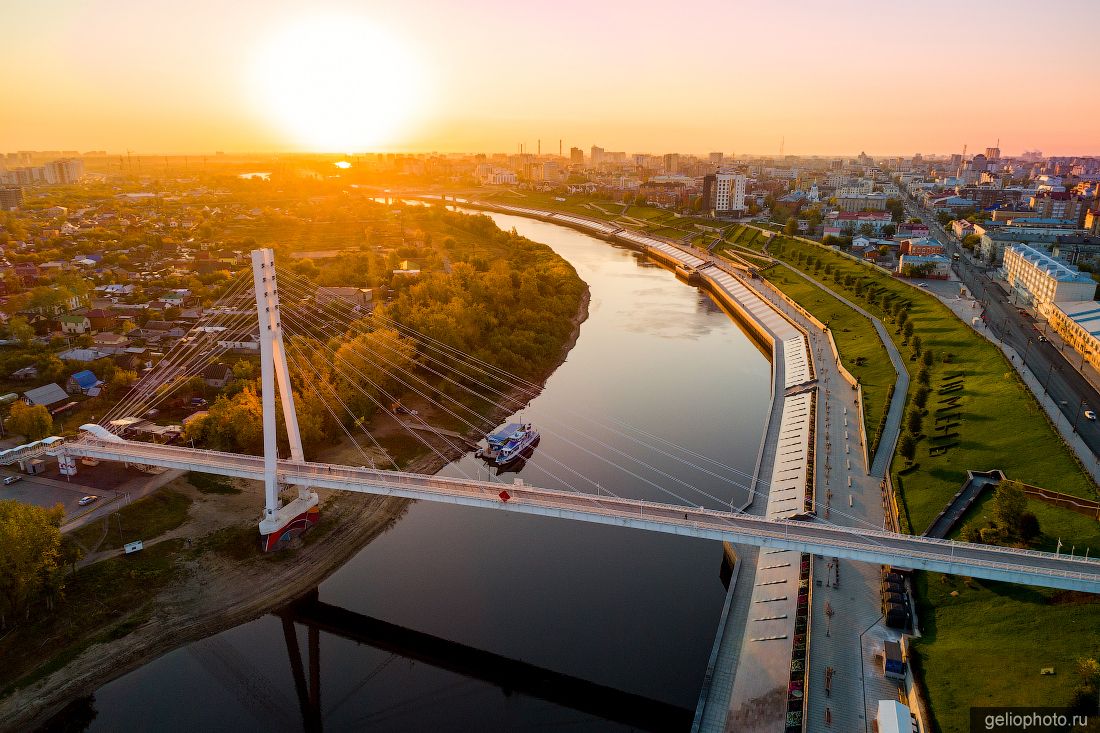 Мост Влюблённых в Тюмени фото