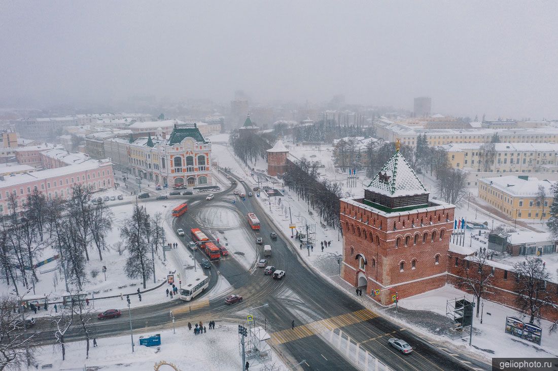 Площадь Минина и Пожарского в Нижнем Новгороде фото