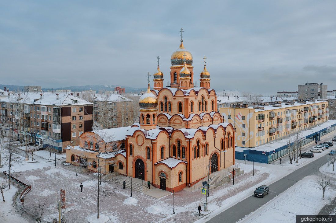 Храм Рождества Христова в Братске фото