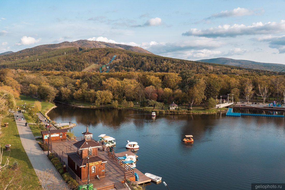 Набережная в парке имени Гагарина в Южно-Сахалинске фото