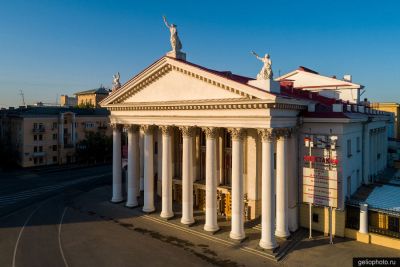 Новый экспериментальный театр в Волгограде фото