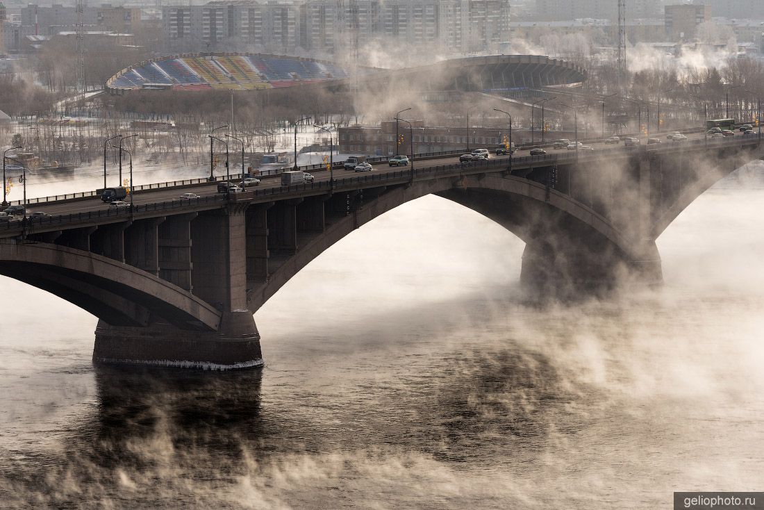 Коммунальный мост в Красноярске зимой фото