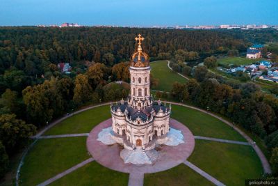 Церковь Знамения Пресвятой Богородицы в Дубровицах Подольска фото
