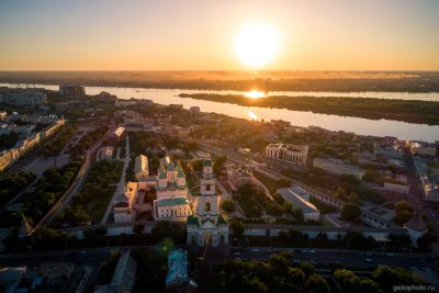 Успенский собор в Астрахани с высоты фото