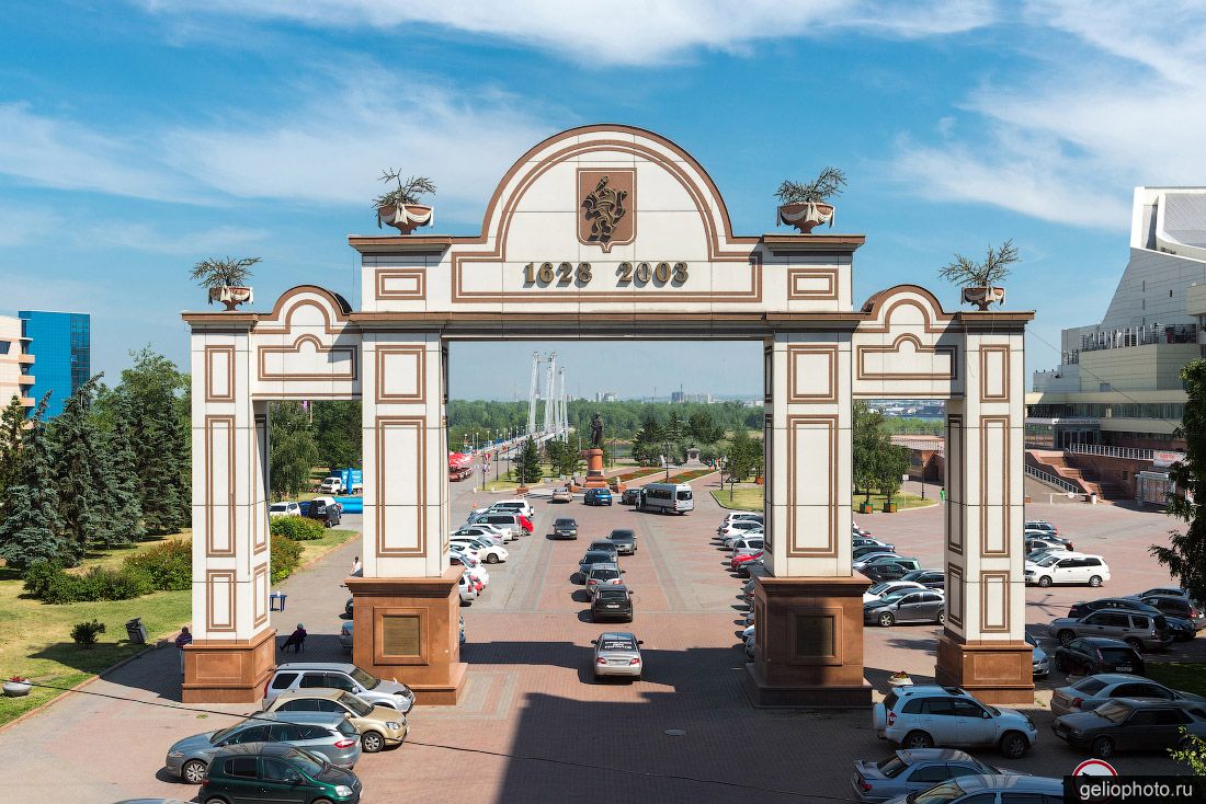 Триумфальная арка 375-летия Красноярска фото