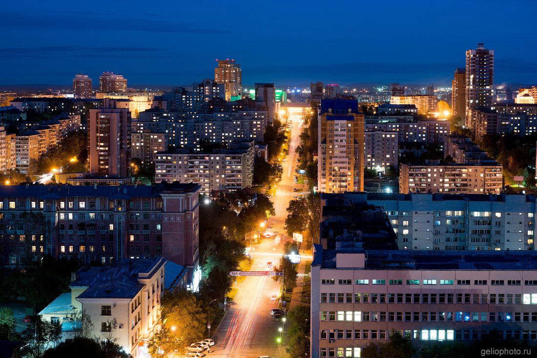 Улица Дзержинского в Хабаровске вечером фото