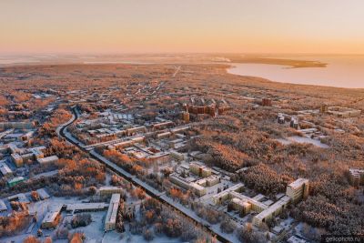 Проспект Академика Лаврентьева в Новосибирском Академгородке фото