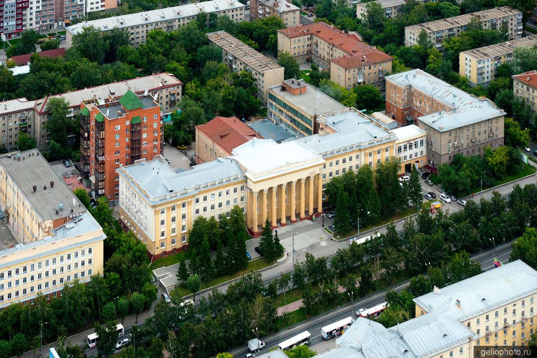 Деловой центр Совнархоз на Красном проспекте в Новосибирске фото