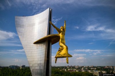 Стела Освободителям Ростова-на-Дону фото