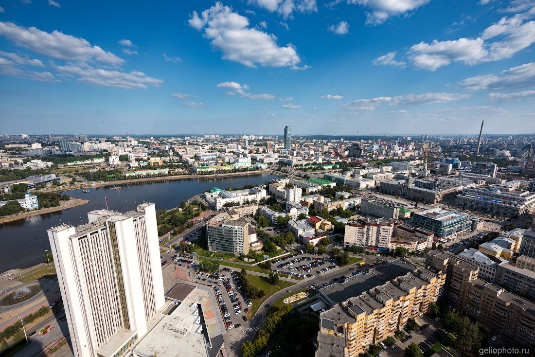 Правительство Свердловской области в Екатеринбурге фото