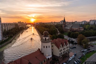 Калининградский маяк в Рыбной деревне фото