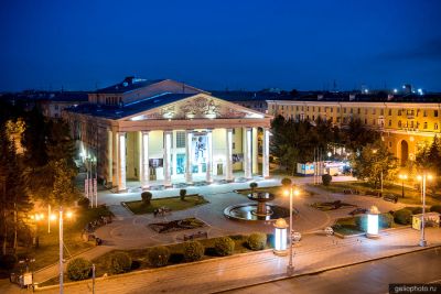 Драмтеатр Луначарского в Кемерово фото