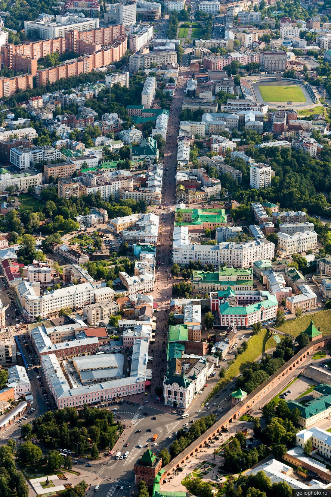 Улица Большая Покровская в Нижнем Новгороде с высоты фото