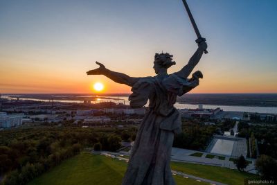 Родина-мать зовёт в Волгограде фото