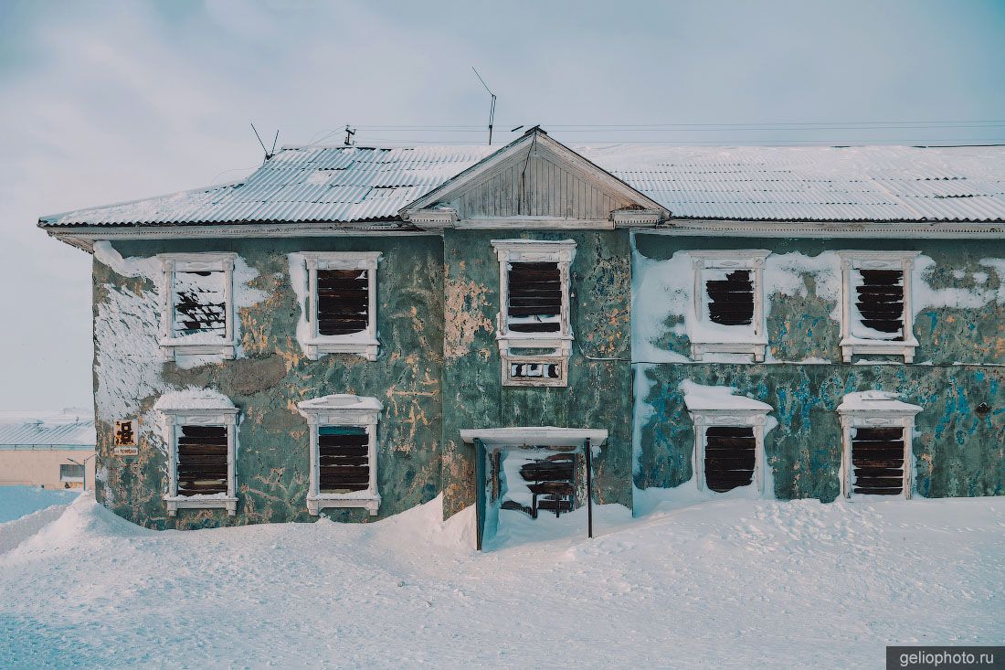 Заброшенный дом в Тикси фото