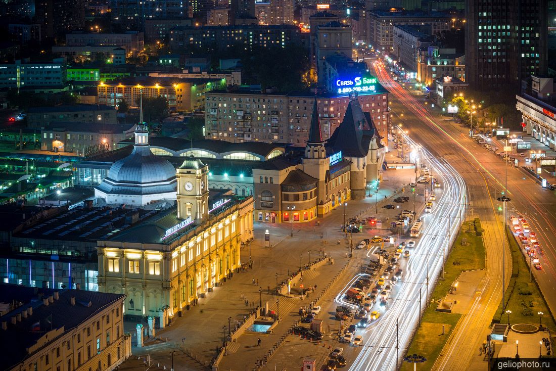 Ленинградский вокзал в Москве фото