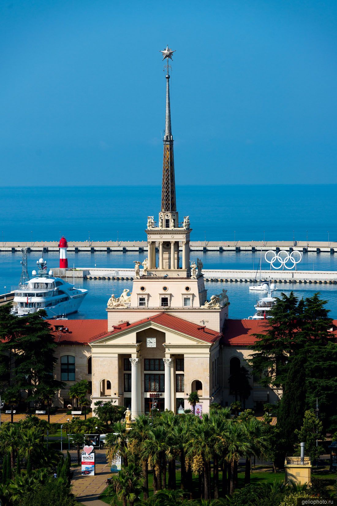 Морской вокзал в Сочи фото