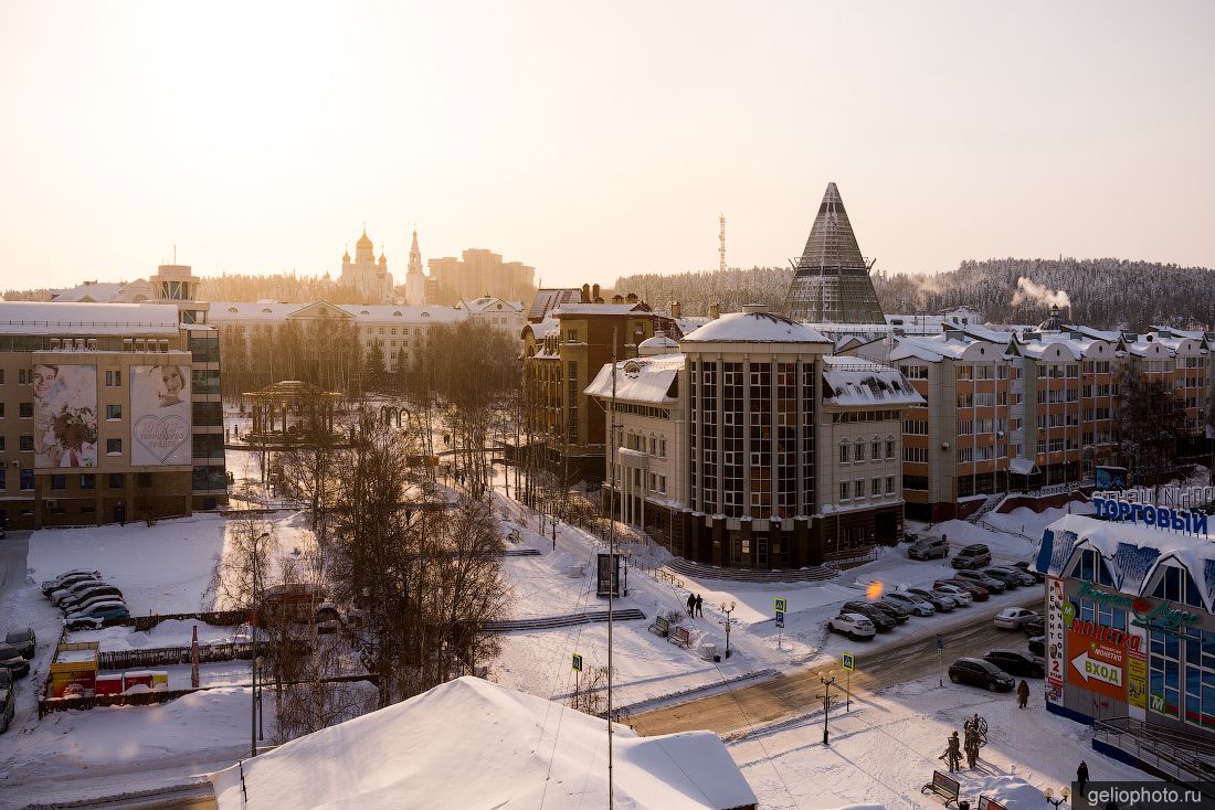 Улица Энгельса в Ханты-Мансийске с высоты фото