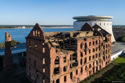 Руины мельницы Гергардта в Волгограде фото