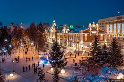 Первомайский сквер в Новосибирске в Новый год фото