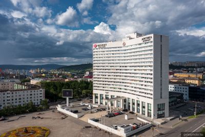 Деловой центр Арктика в Мурманске фото