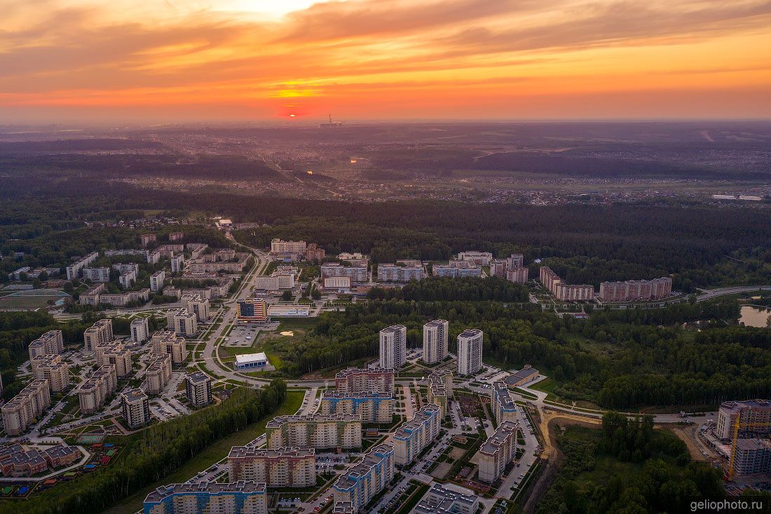 Кольцово на закате с высоты фото