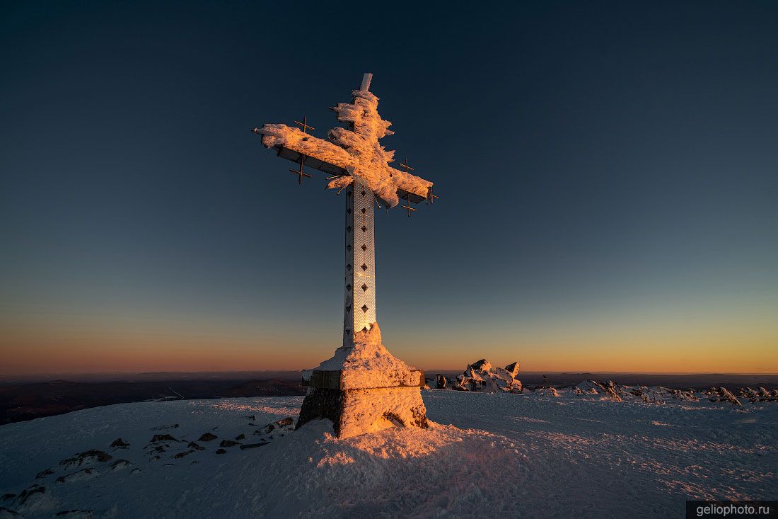 Поклонный крест в Шерегеше фото