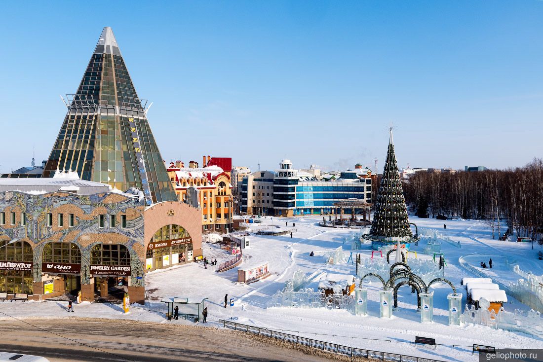 ТЦ Гостиный Двор в Ханты-Мансийске фото