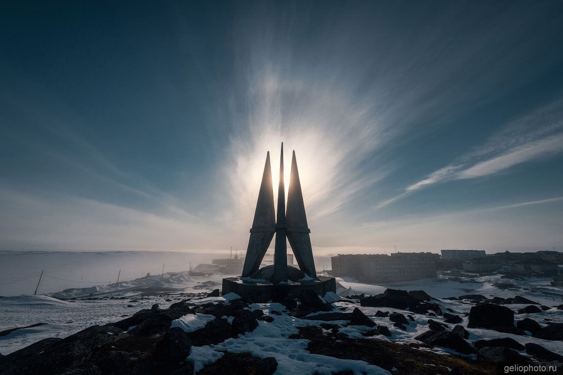 Обелиск защитникам Диксона фото