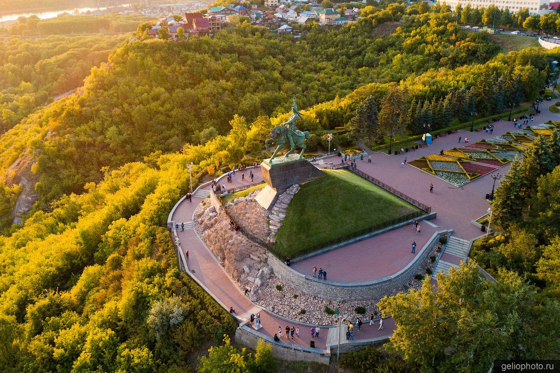 Памятник Салавату Юлаеву в Уфе фото