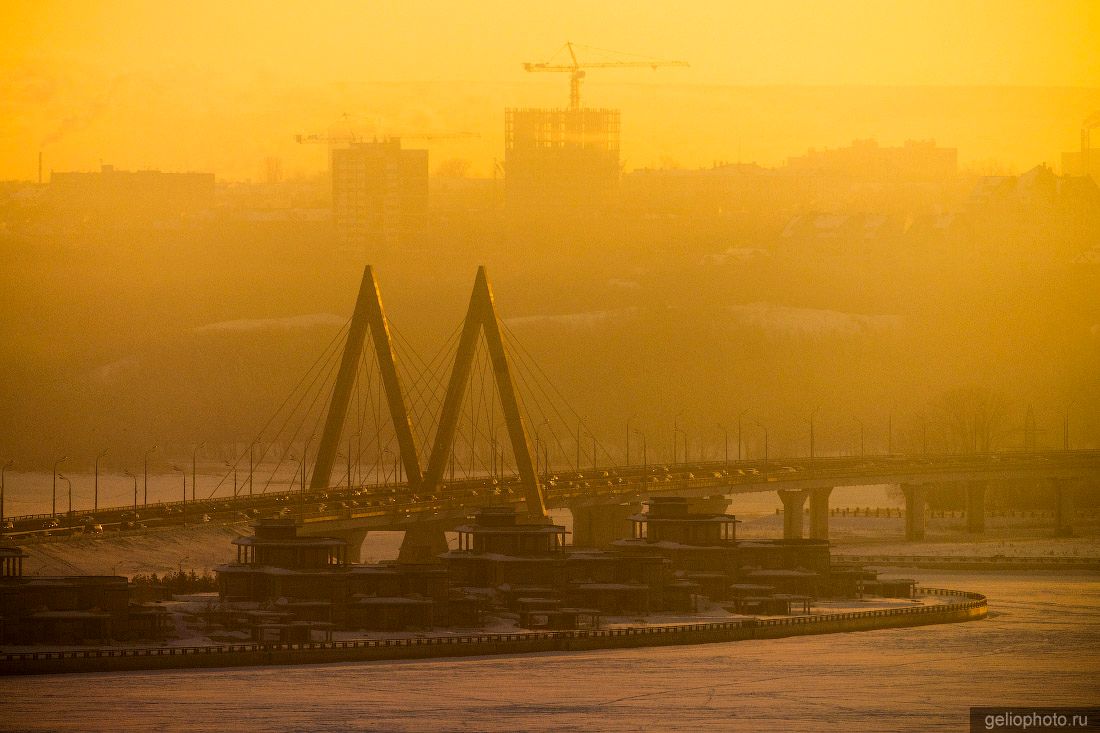 Мост Миллениум в Казани на рассвете фото