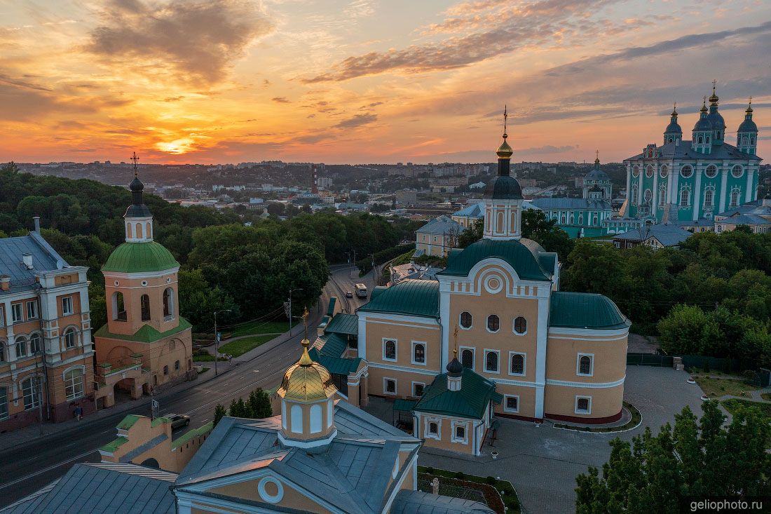 Свято-Троицкий монастырь в Смоленске фото