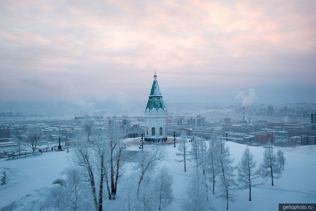Часовня Параскевы Пятницы в Красноярске зимой фото