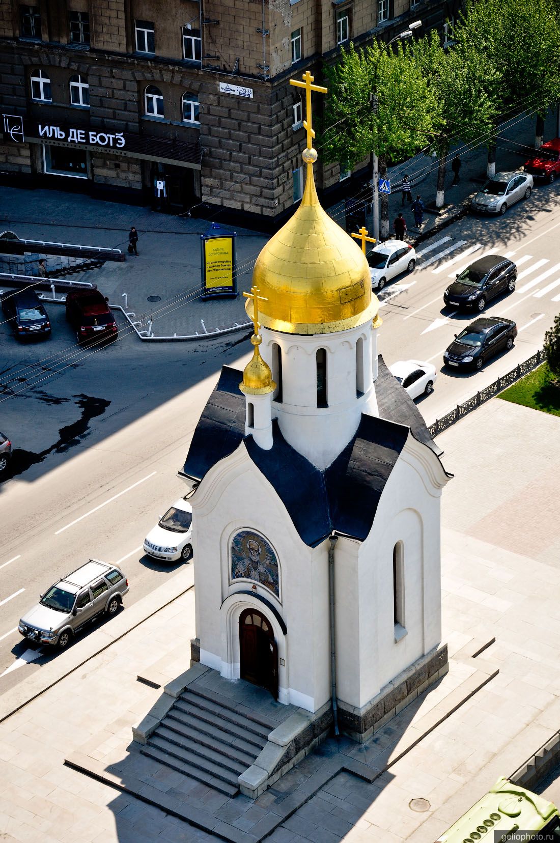 Часовня Николая Чудотворца в Новосибирске с высоты фото