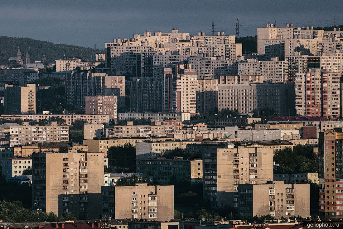 Вид на жилые дома Мурманска фото