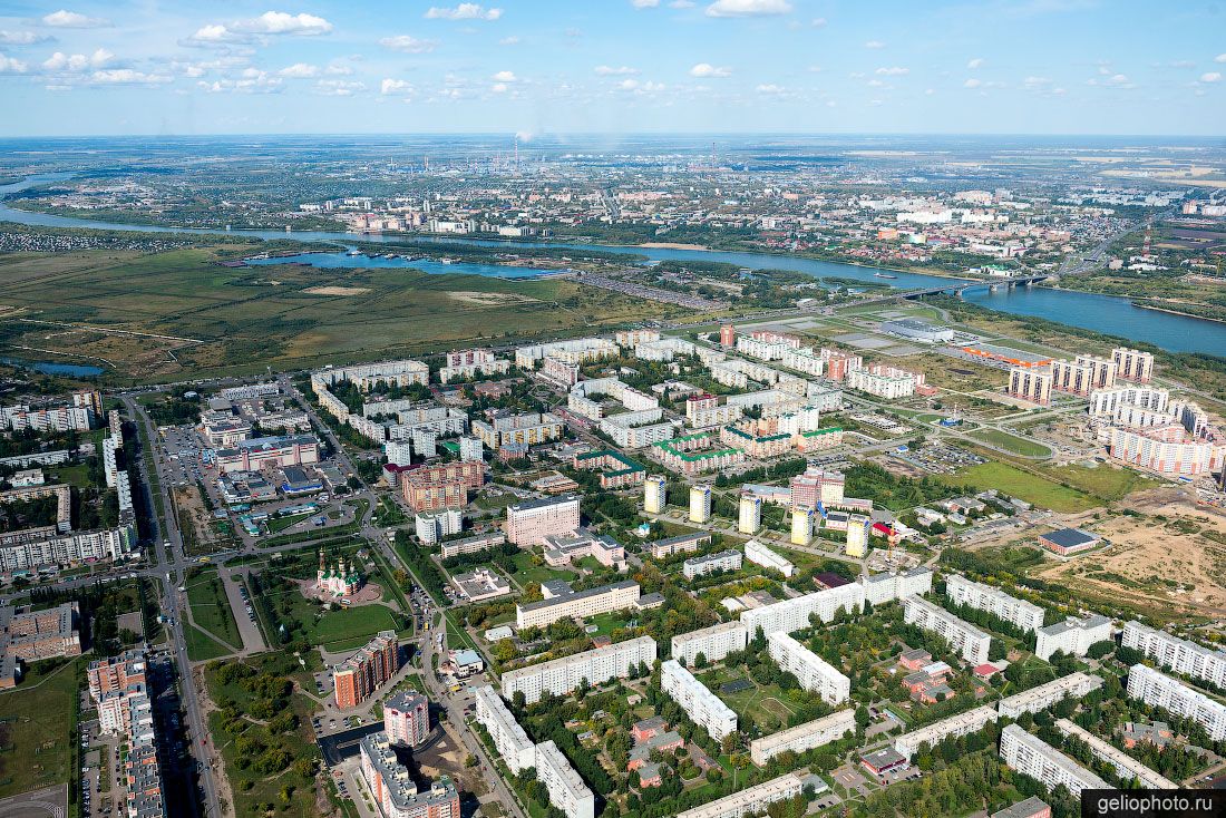 Пятый и шестой микрорайоны на левом берегу в Омске с высоты фото