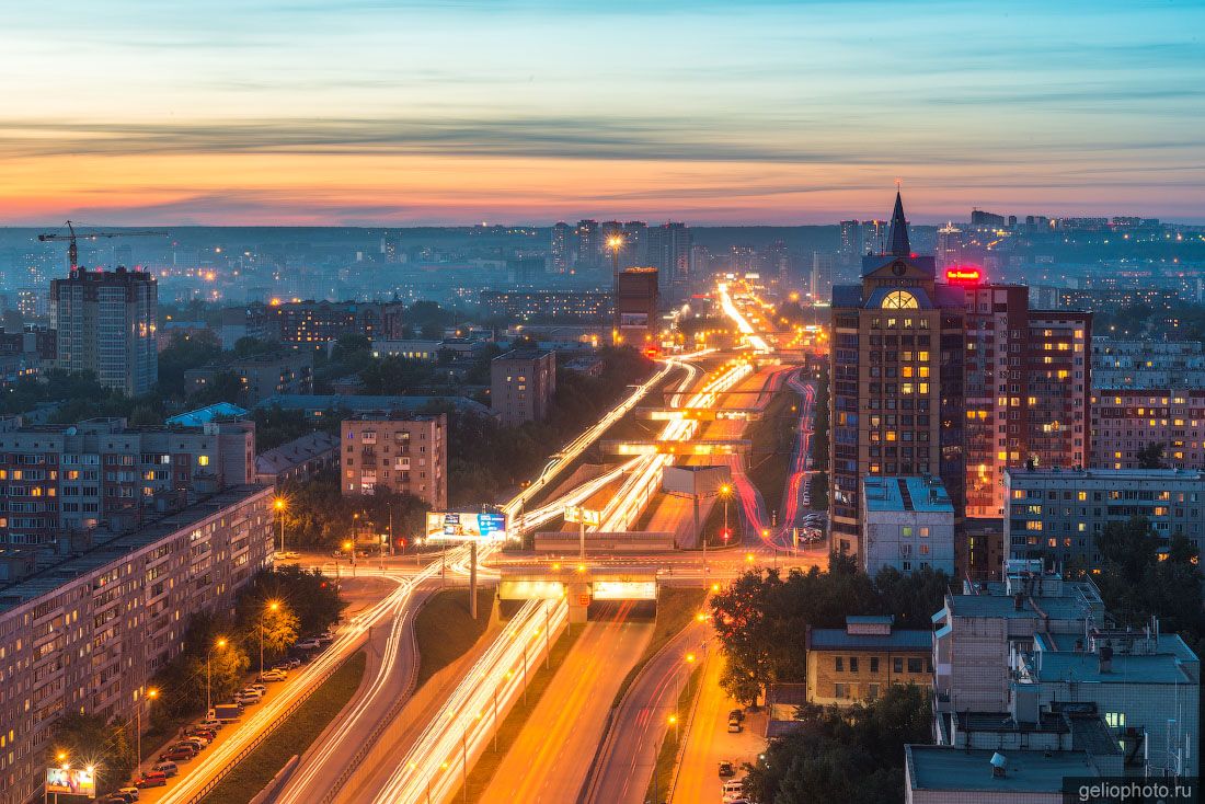 Вечерняя Ипподромская в Новосибирске фото