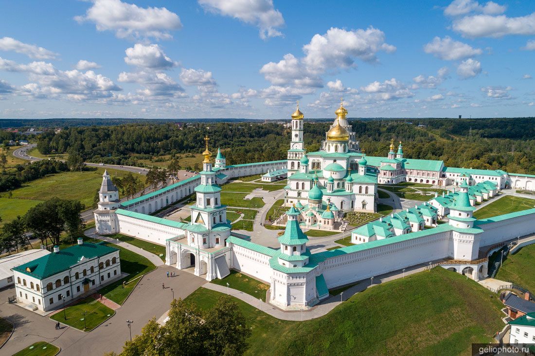 Воскресенский Ново-Иерусалимский монастырь в Истре фото